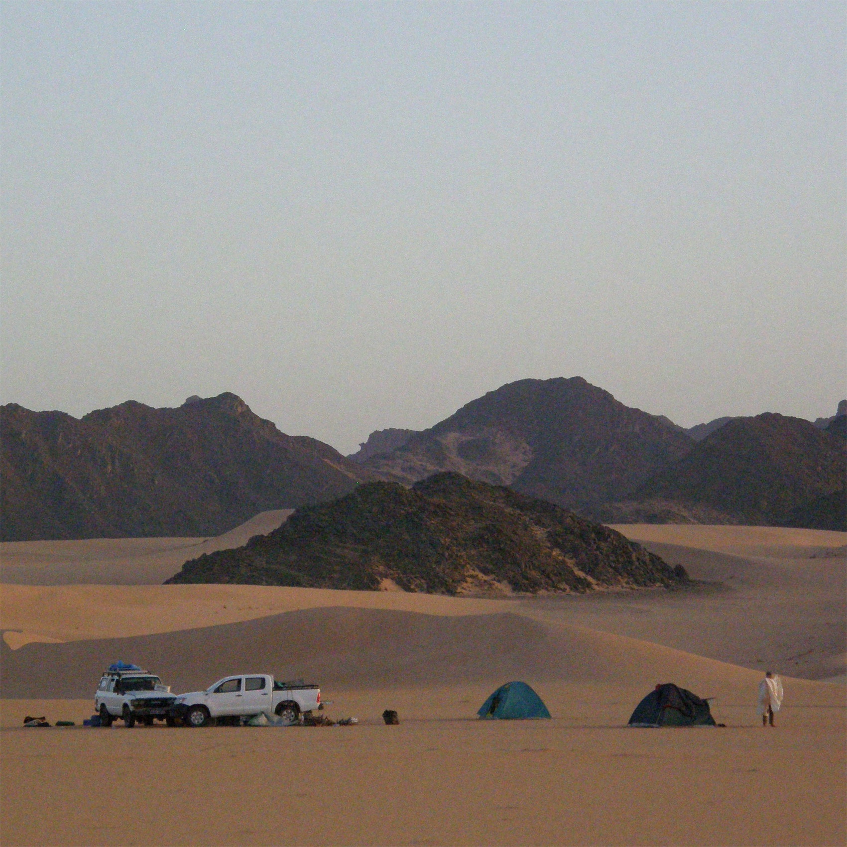 algerije _ tassili n_ajjer _ woestijnkamp.jpg